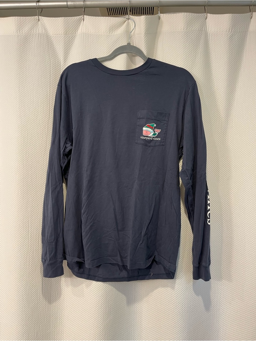 Vineyard Vines Navy Long-Sleeve Pocket Tee with santa whale Graphic, size medium